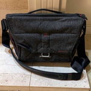 Peak Design Everyday Messenger Bag V1